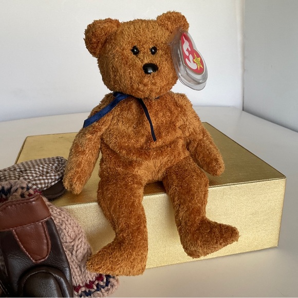 Vintage Ty Beanie Baby “Fuzz” the bear with RARE complete Unipak Golfers outfit - Picture 2 of 12